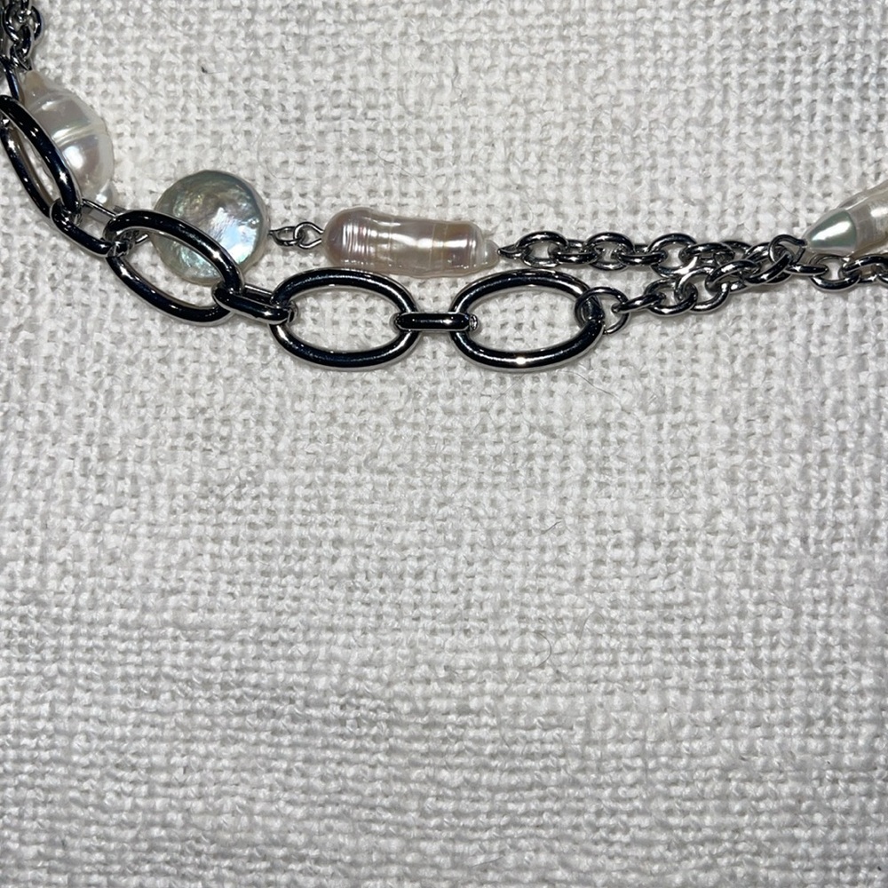 WHBM silver tone links, chain and 9 pearls - Picture 3 of 5